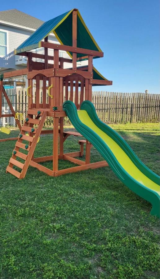 فيلا Spring Break Specials! Front Row Views - Tiki Bar - Playground Bolivar Peninsula المظهر الخارجي الصورة